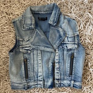 Jeans sleeve less jacket